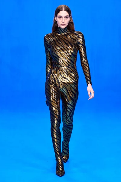 Look 77